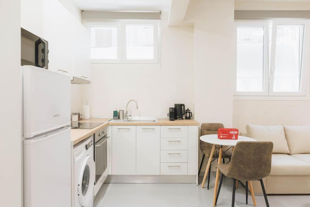 Modern Hiding Place In The Heart Of Athen Exterior foto