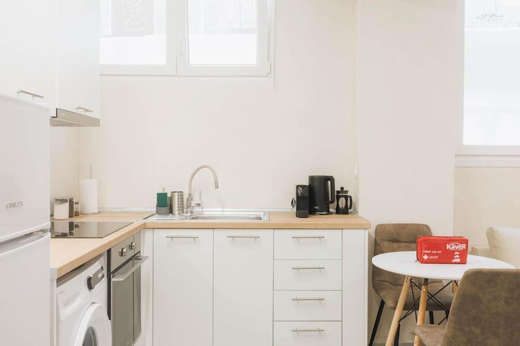 Modern Hiding Place In The Heart Of Athen Exterior foto
