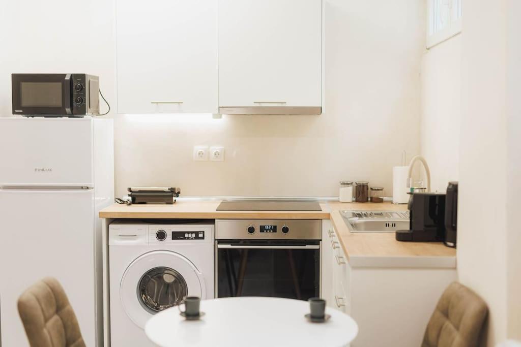 Modern Hiding Place In The Heart Of Athen Exterior foto