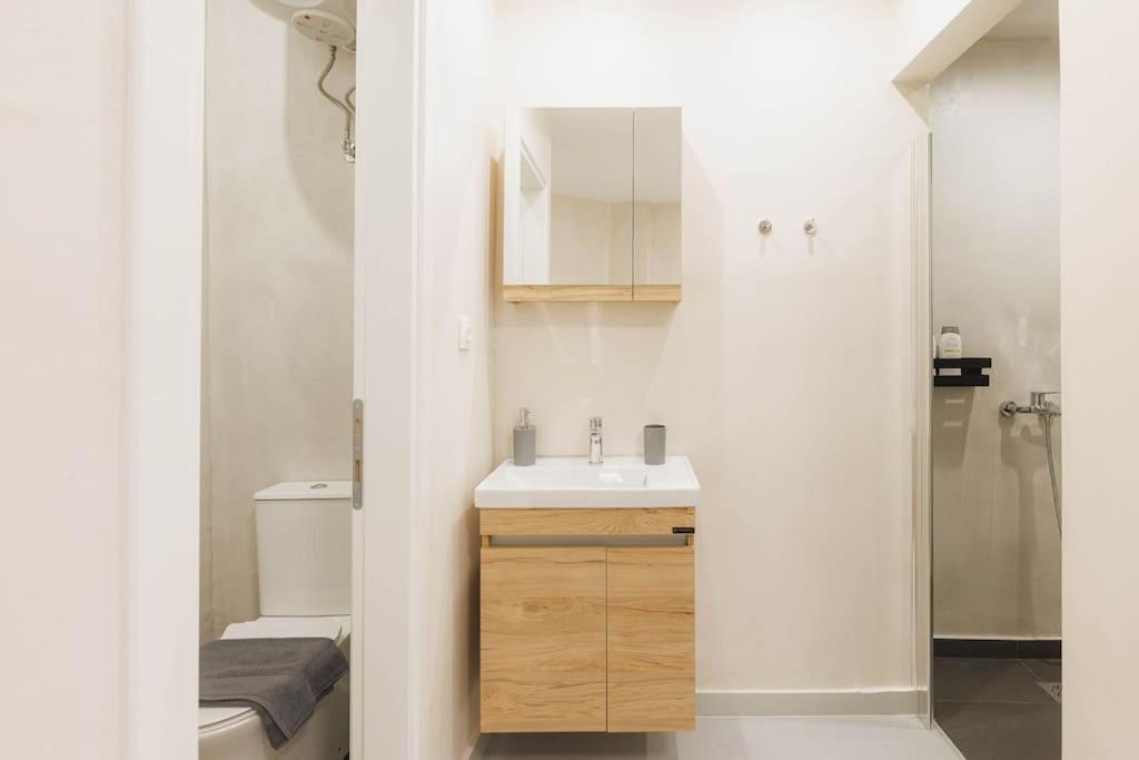 Modern Hiding Place In The Heart Of Athen Exterior foto