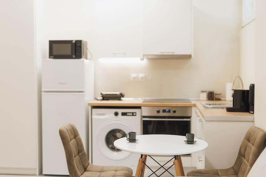 Modern Hiding Place In The Heart Of Athen Exterior foto