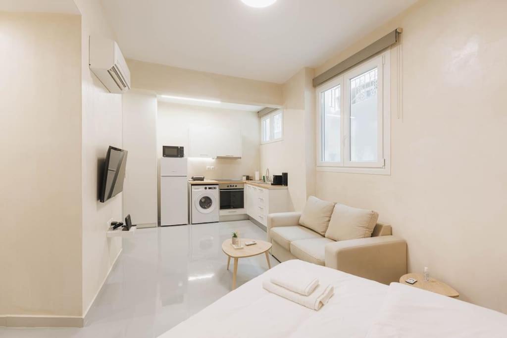 Modern Hiding Place In The Heart Of Athen Exterior foto